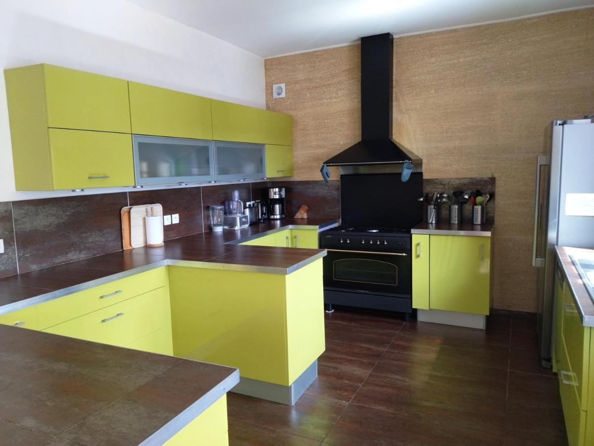 Villa La Charmeuse Fleurie Collias 外观 照片