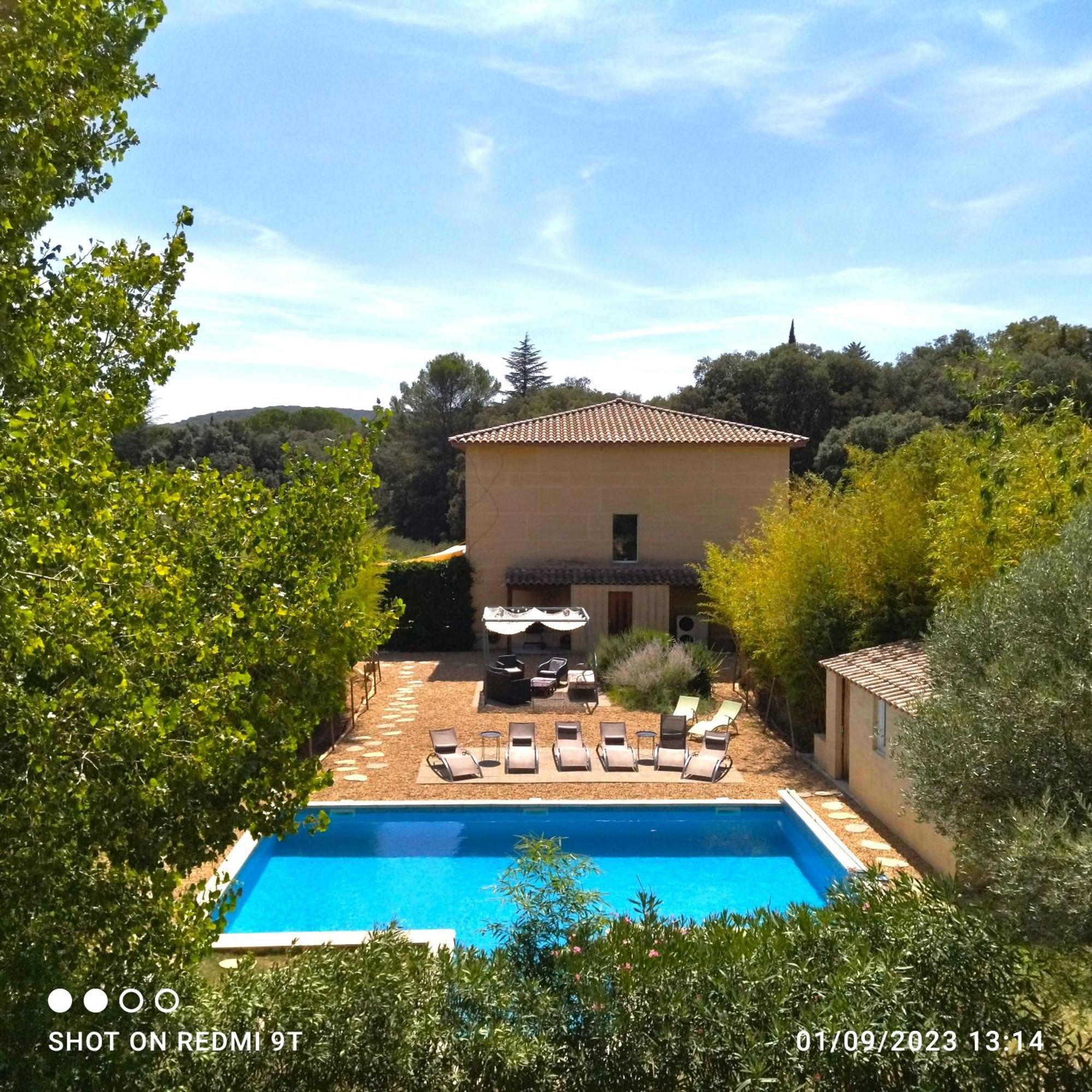 Villa La Charmeuse Fleurie Collias 外观 照片