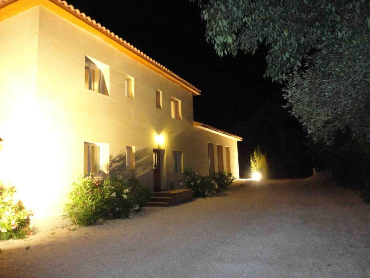 Villa La Charmeuse Fleurie Collias 外观 照片